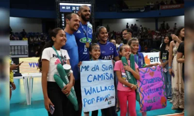 campeao-de-tudo,-wallace-segue-motivado-e-realiza-sonho-de-fas-mirins-apos-titulo-da-supercopa