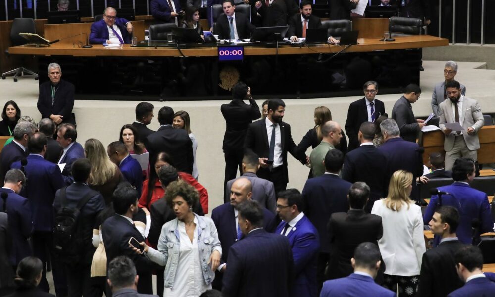 camara-aprova-urgencia-para-votar-direito-a-bagagem-de-mao-gratuita