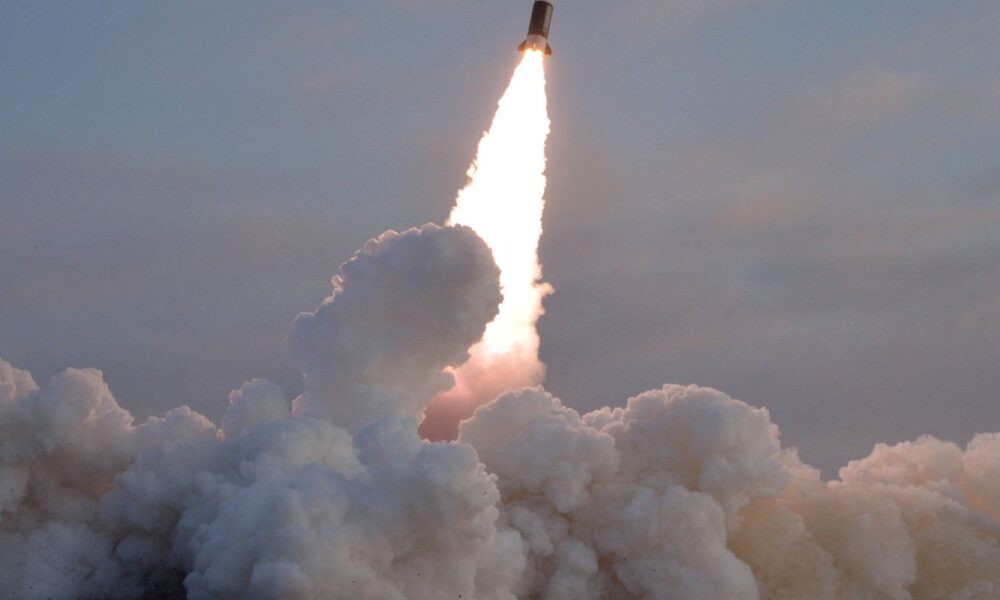 coreia-do-norte-dispara-missil-balistico-em-direcao-ao-leste