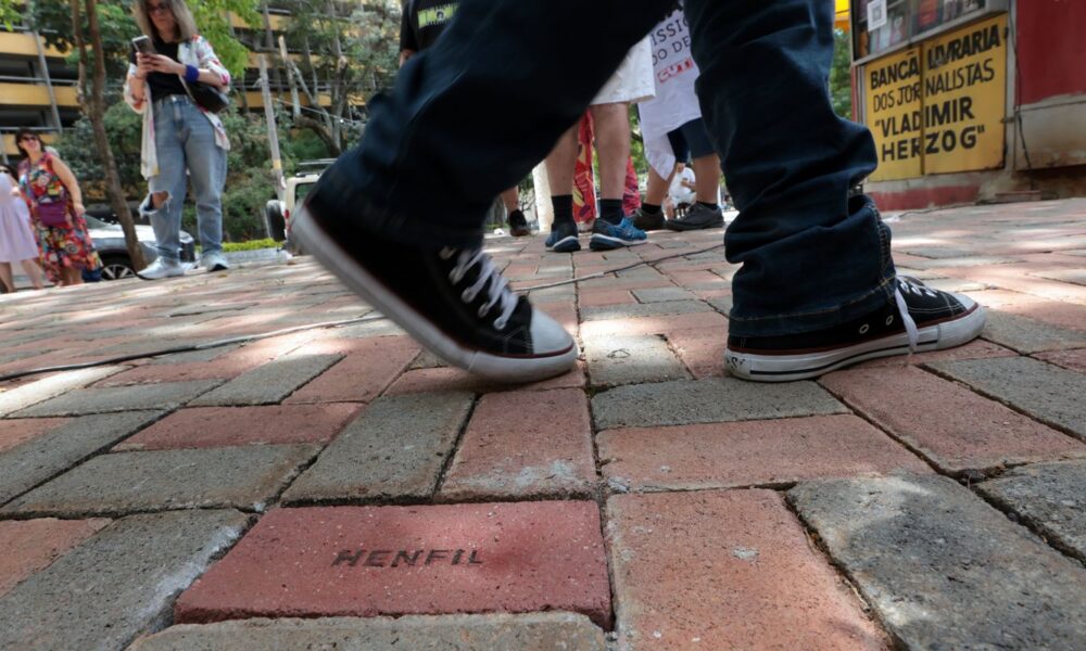 calcadao-em-sp-homenageia-personalidades-que-lutaram-pela-democracia