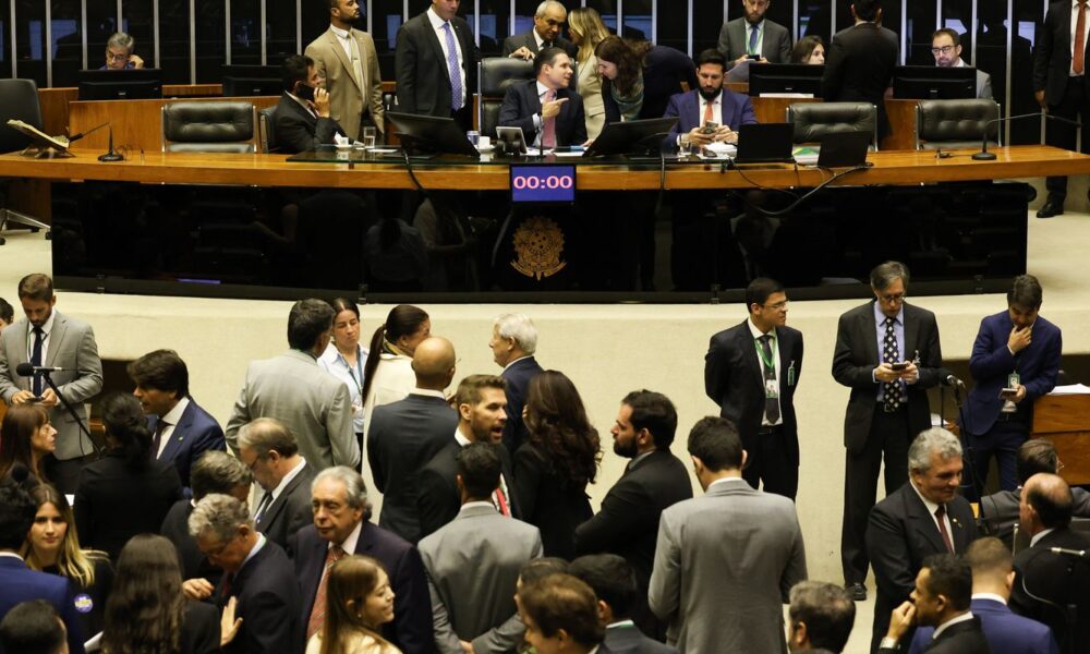 camara-aprova-projeto-que-dificulta-abortos-legais-em-criancas