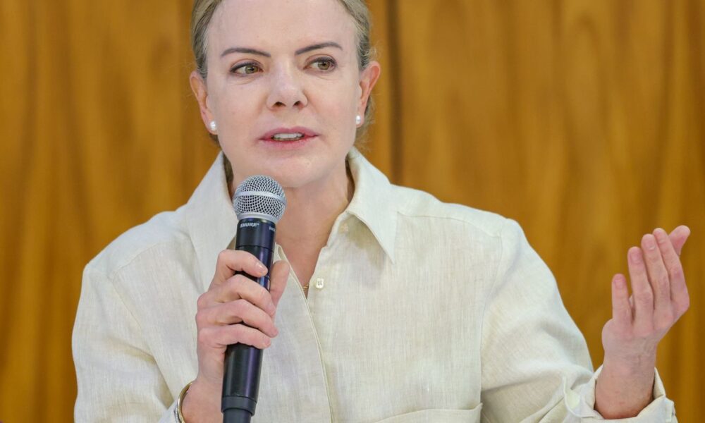 gleisi-divulga-apoio-a-presidenta-do-mexico,-alvo-de-assedio