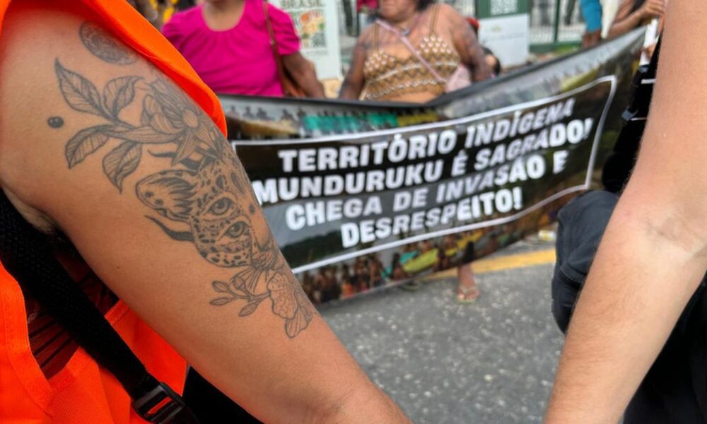 em-protesto-pacifico,-indigenas-munduruku-cobram-participacao-na-cop30