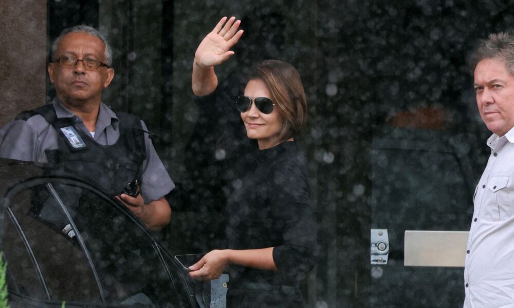 bolsonaro-recebe-a-ex-primeira-dama-michelle-na-pf