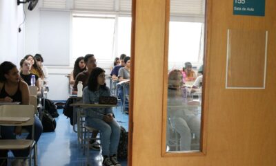 fuvest-divulga-lista-de-aprovados-e-locais-de-provas-para-2a-fase