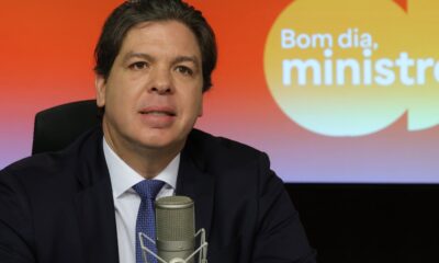 governo-diz-que-conectara-100%-das-escolas-ate-fim-de-2026