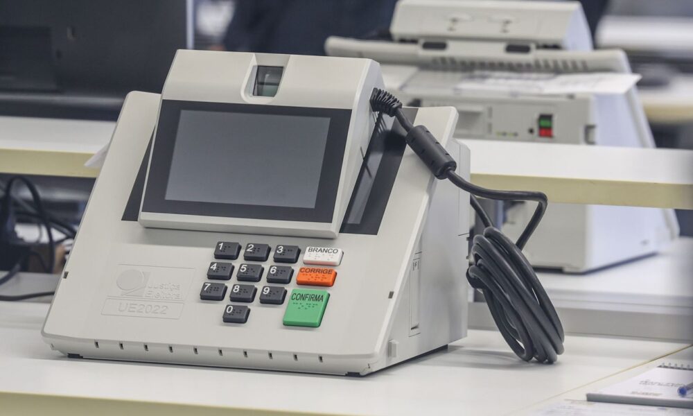 tse-encerra-teste-publico-de-seguranca-das-urnas-eletronicas