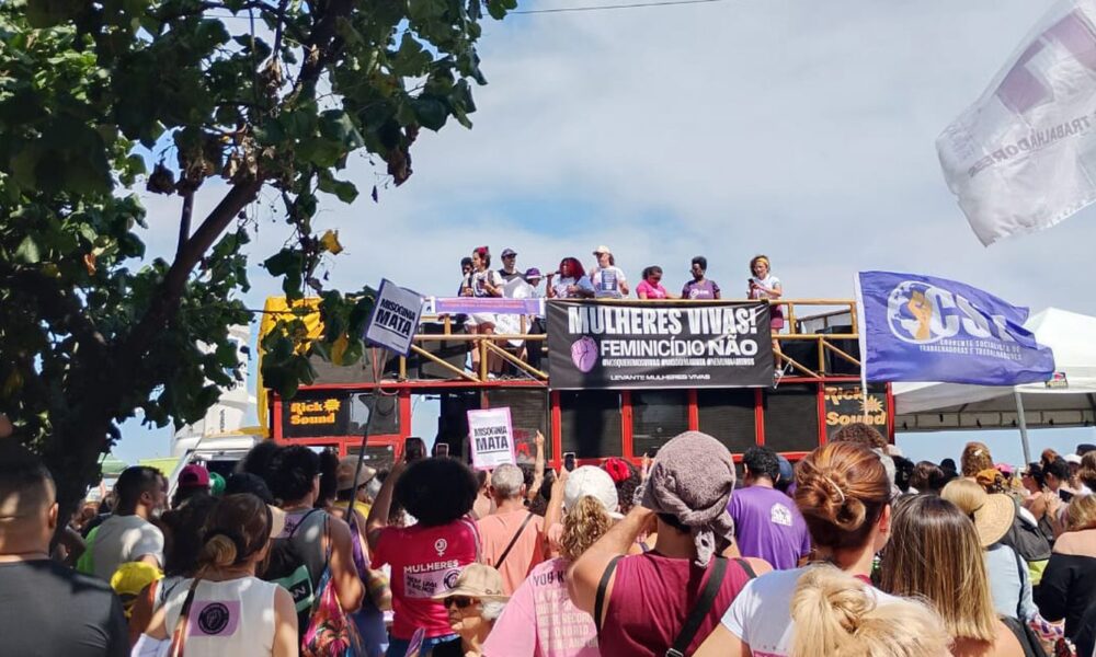 mulheres-protestam-no-rio-e-pedem-maior-presenca-do-estado