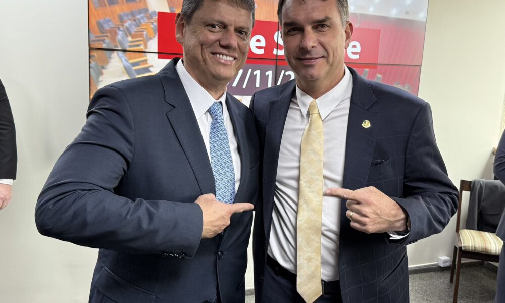 tarcisio-de-freitas-reafirma-lealdade-a-bolsonaro-e-diz-que-apoiara-flavio-em-2026