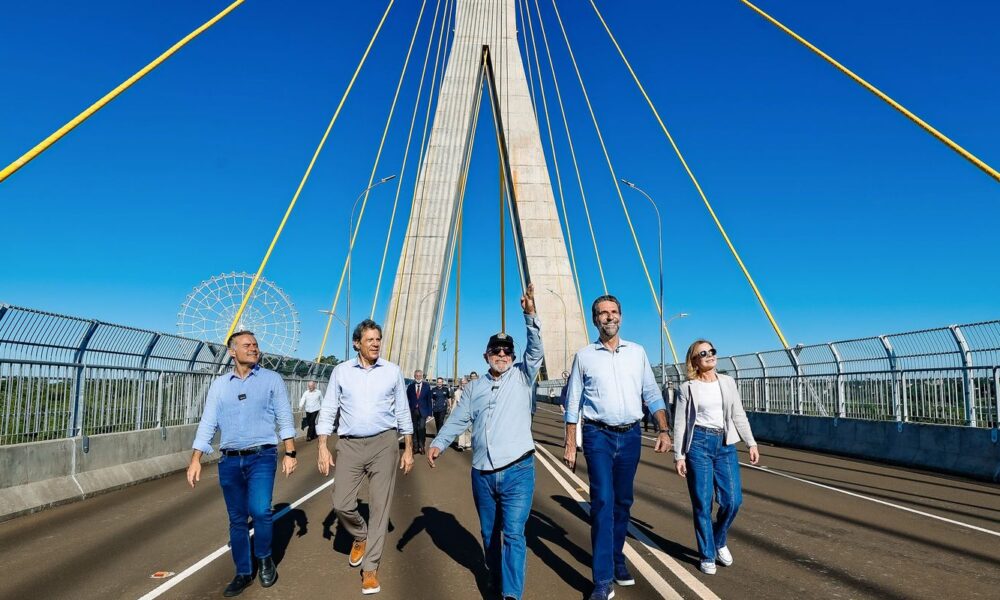 lula-inaugura-ponte-em-foz-do-iguacu-e-critica-quem-constroi-“muros”