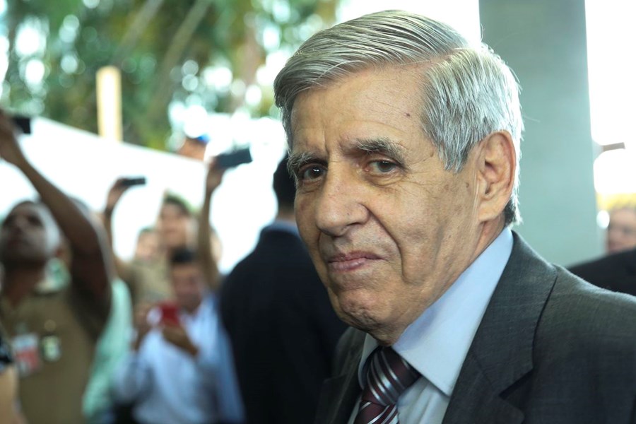 articulacao-de-militares-e-laudo-antecederam-decisao-que-levou-heleno-a-domiciliar