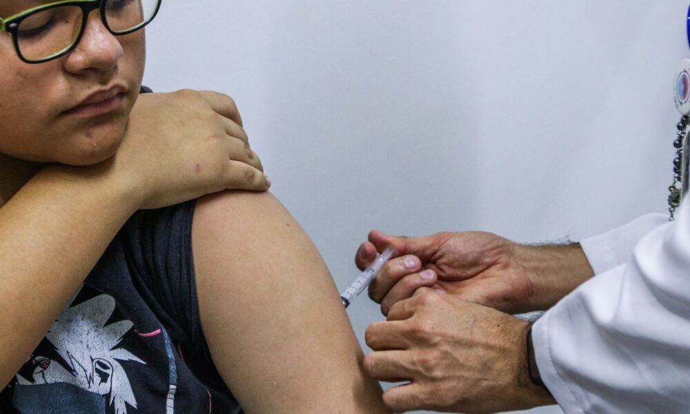 jovens-de-15-a-19-anos-podem-se-vacinar-contra-hpv-ate-junho-de-2026