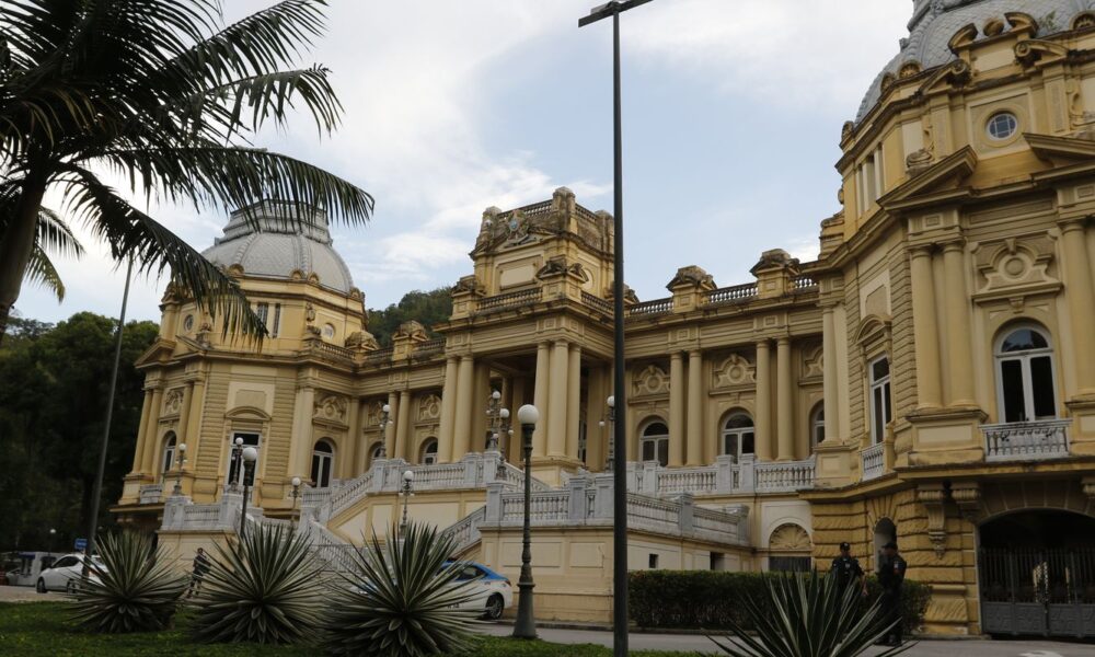 rio-sanciona-lei-de-adesao-ao-propag,-programa-para-refinanciar-divida