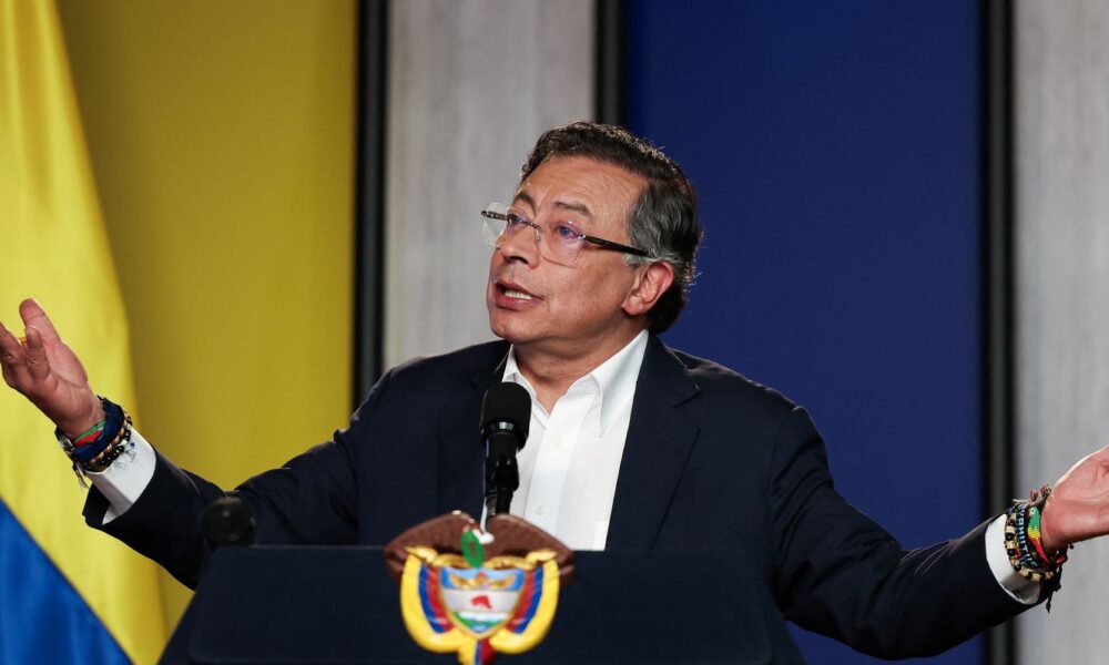 apos-fala-de-trump,-petro-diz-que-pegara-em-armas-se-necessario