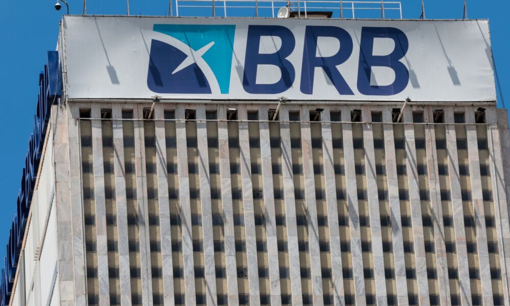 diretor-do-brb-fica-em-silencio-ao-depor-a-pf-sobre-compra-do-master
