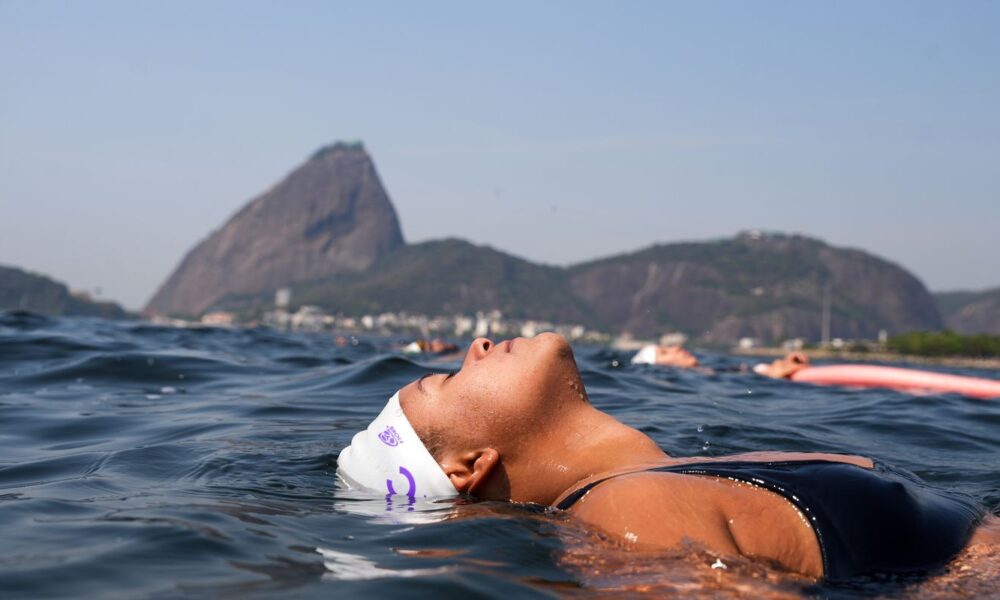 treinos-em-grupo-na-praia-devolvem-liberdade-a-pessoas-trans-no-rio