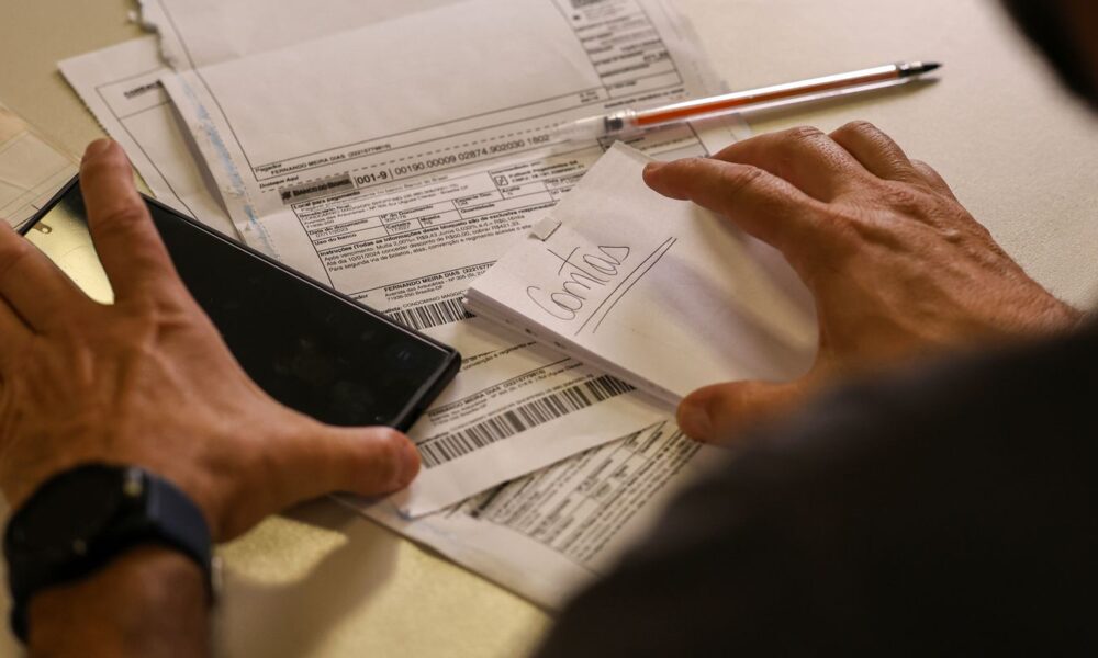 salario-minimo-de-r$-1.621-comeca-a-ser-pago-nesta-segunda