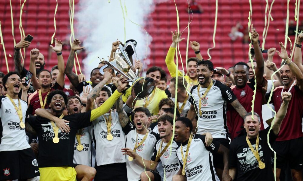 corinthians-vence-flamengo-e-e-bicampeao-da-supercopa-rei