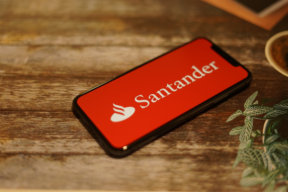 santander-brasil-tem-lucro-em-linha,-mas-esbarra-na-qualidade-dos-ativos-e-acoes-caem