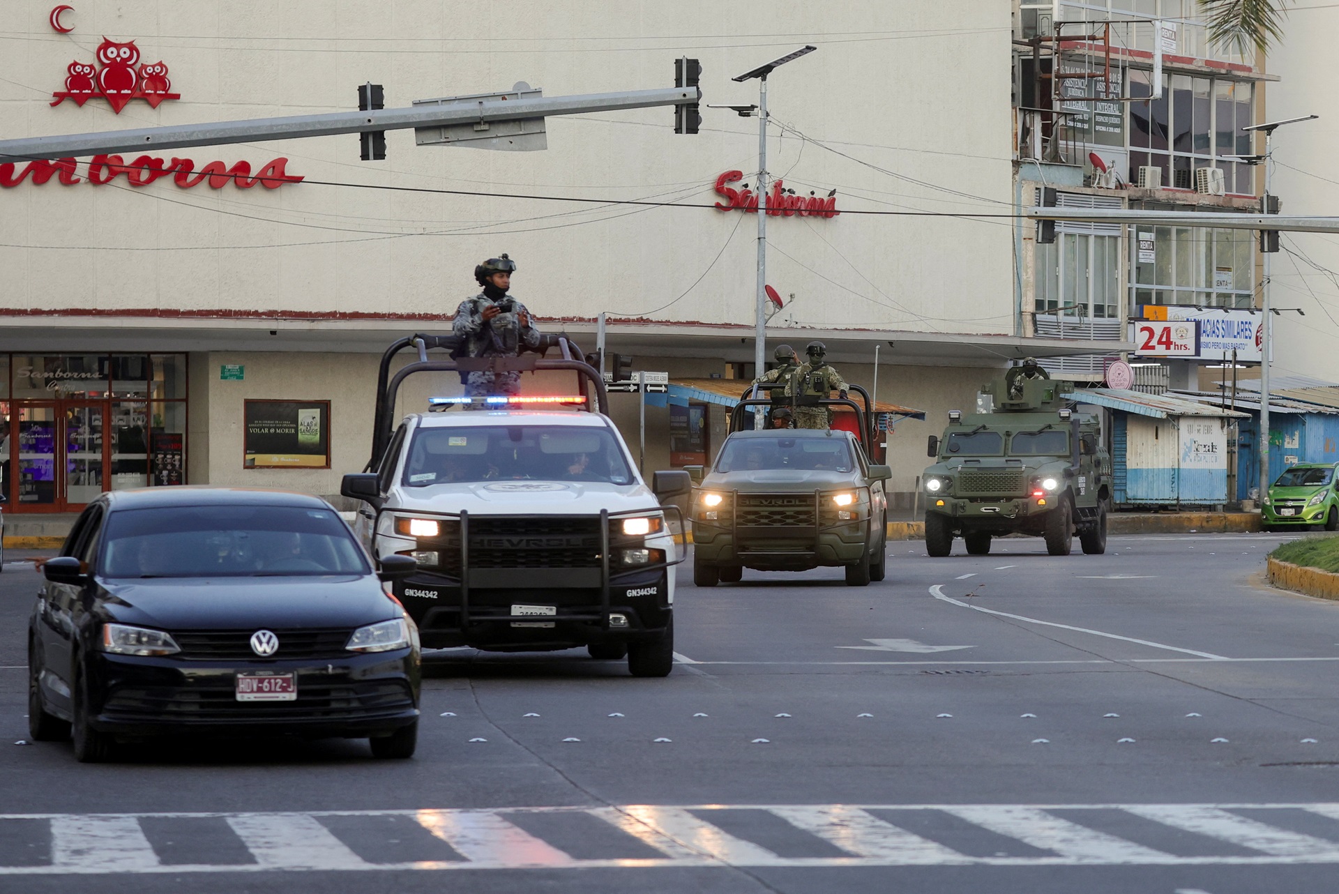 ao-menos-25-soldados-morrem-apos-operacao-contra-lider-de-cartel-no-mexico