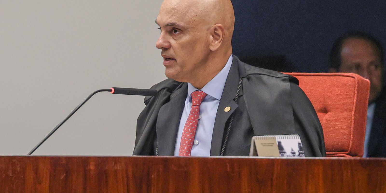 moraes-nega-conversas-com-vorcaro-no-dia-em-que-banqueiro-foi-preso