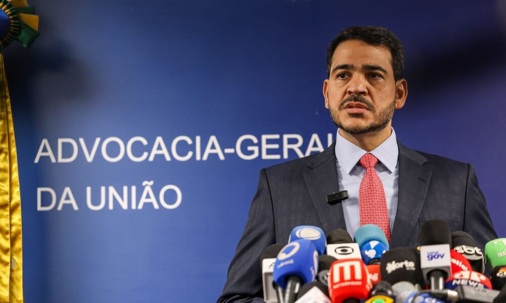 senador-apresenta-relatorio-favoravel-a-indicacao-de-messias-ao-stf