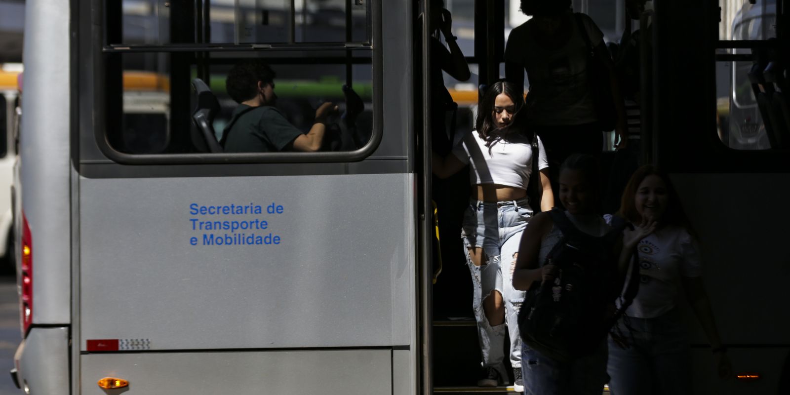 onibus-urbanos-do-rio-terao-orientacoes-de-combate-ao-assedio