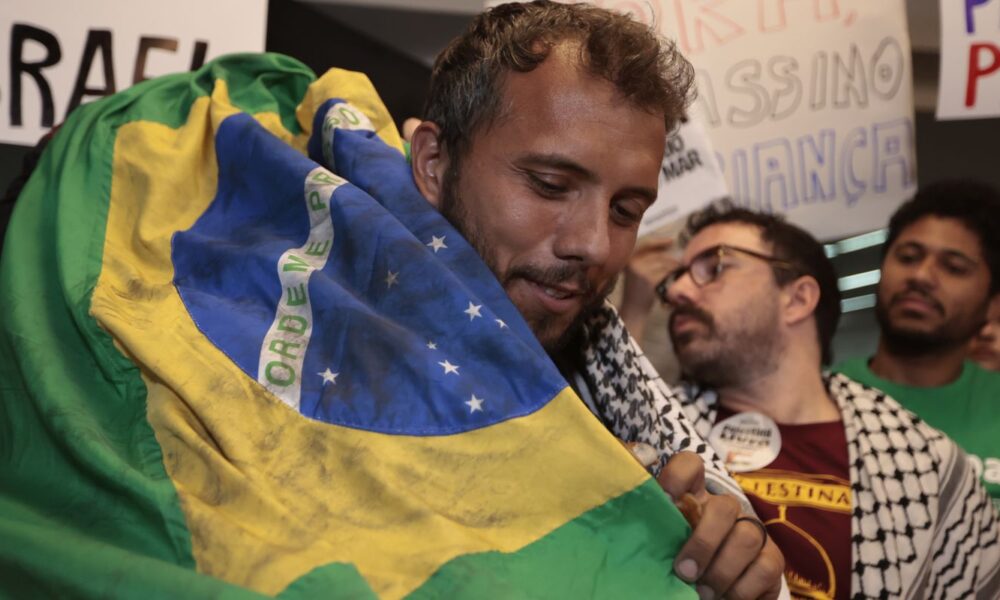 morre-mae-do-ativista-brasileiro-thiago-avila,-preso-em-israel