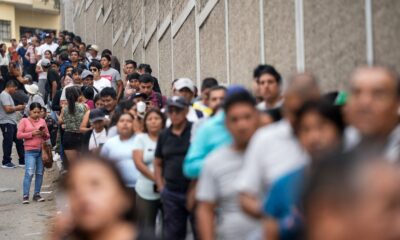 peru:-esquerda-enfrenta-fujimori-em-2o-turno-apos-apuracao-tumultuada