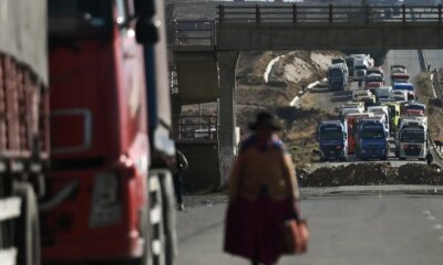 bloqueios-e-pressao-popular-exigem-renuncia-do-presidente-da-bolivia