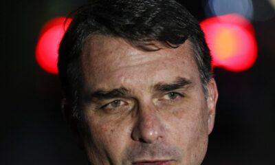 flavio-bolsonaro-admite-cobranca-a-vorcaro,-mas-nega-crime