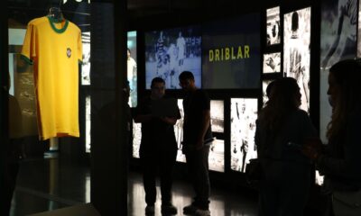 museu-do-futebol-lanca-exposicao-sobre-camisas-da-selecao-brasileira