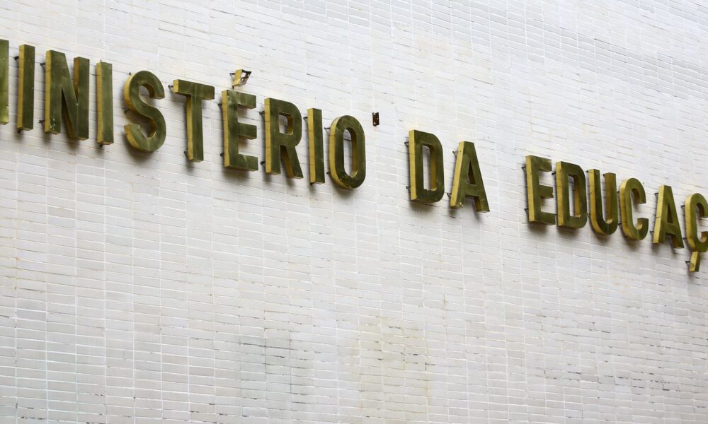 formacao-de-professores-a-distancia-mostra-desempenho-53,1%-inferior