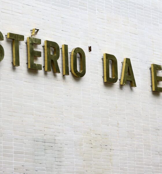 formacao-de-professores-a-distancia-mostra-desempenho-53,1%-inferior