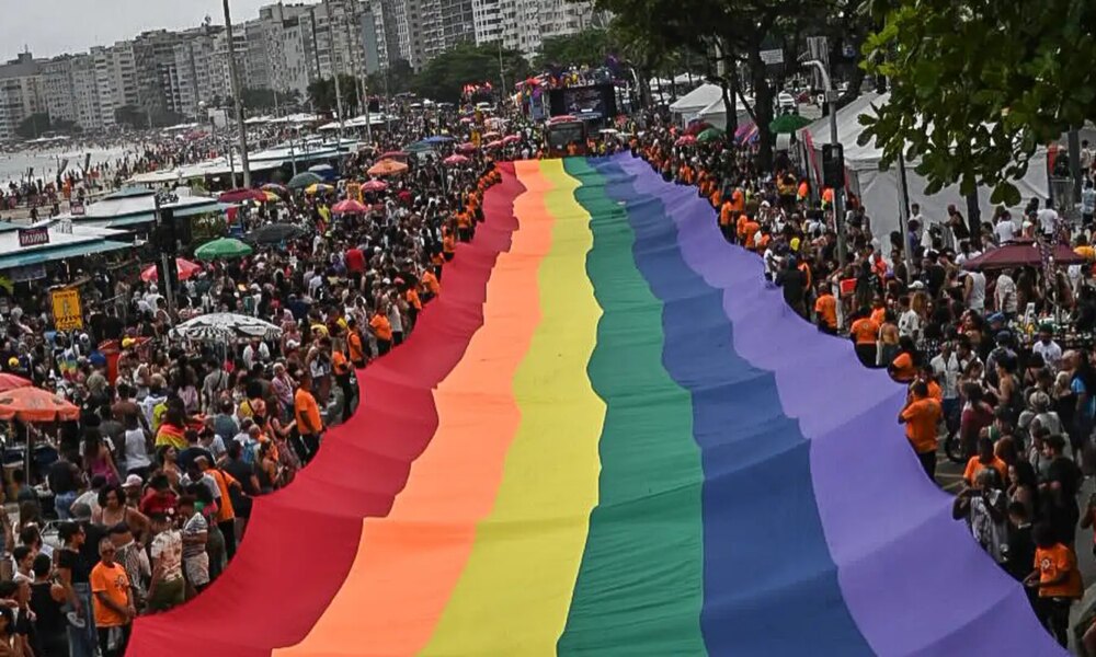 pl-que-veta-crianca-em-evento-lgbtqia+-e-inconstitucional,-diz-jurista