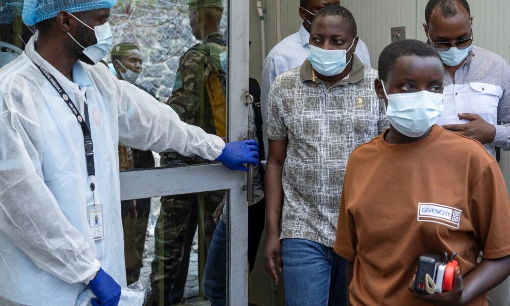 uganda-confirma-mais-tres-casos-de-ebola;-total-sobe-para-cinco