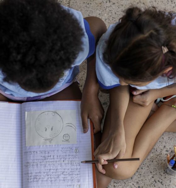 metade-dos-estudantes-nao-ve-debate-antirracista-na-escola,-diz-estudo