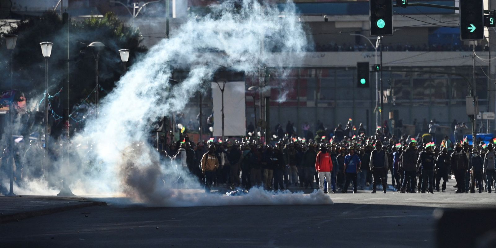 em-meio-a-protestos,-bolivia-revoga-lei-que-limitava-estado-de-excecao