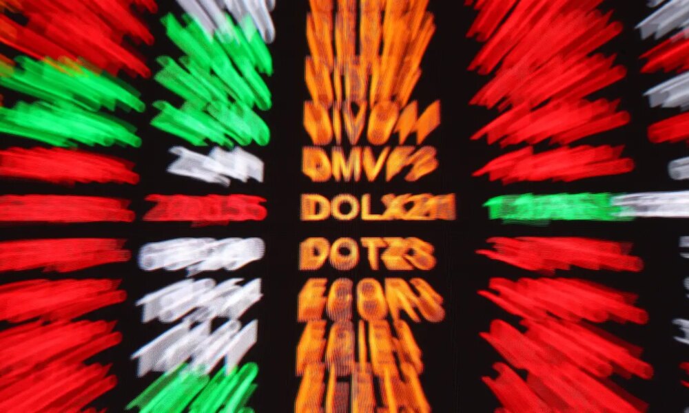 bolsa-sobe-1,16%,-e-dolar-cai-para-r$-5,-apesar-de-medida-dos-eua