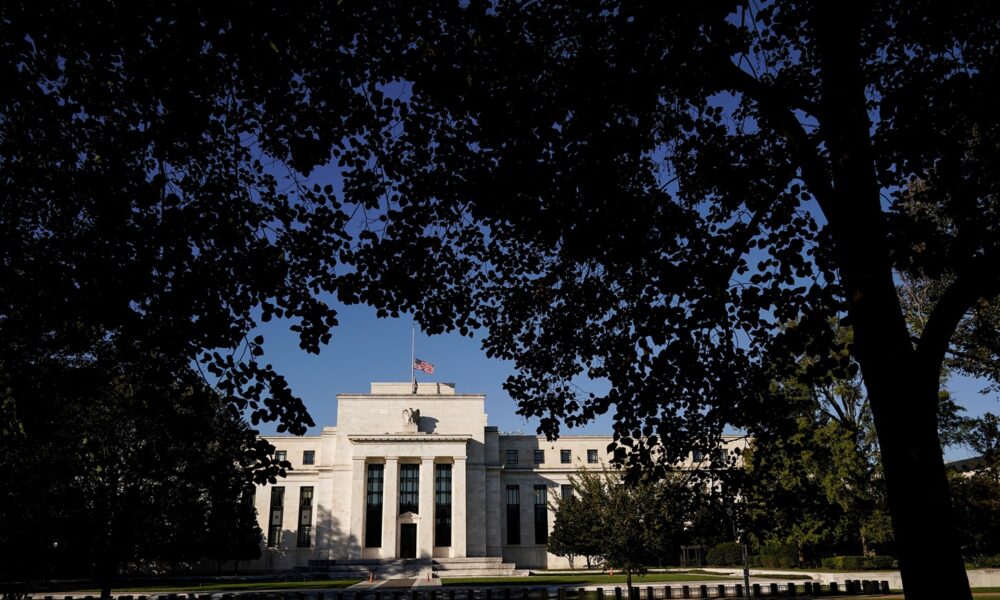 estudo:-fed-pode-se-concentrar-nos-riscos-de-inflacao-em-meio-ao-choque-de-energia