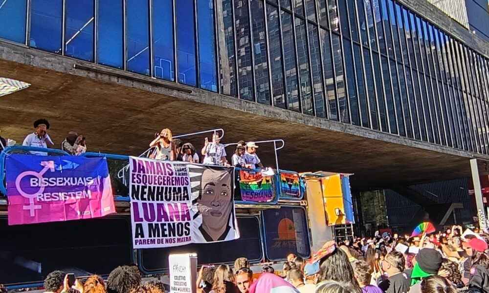 mulheres-lesbicas-e-bissexuais-fazem-caminhada-em-sp-contra-violencia