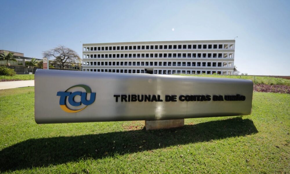 tcu-arquiva-representacao-de-flavio-bolsonaro-contra-ex-nora-de-lula