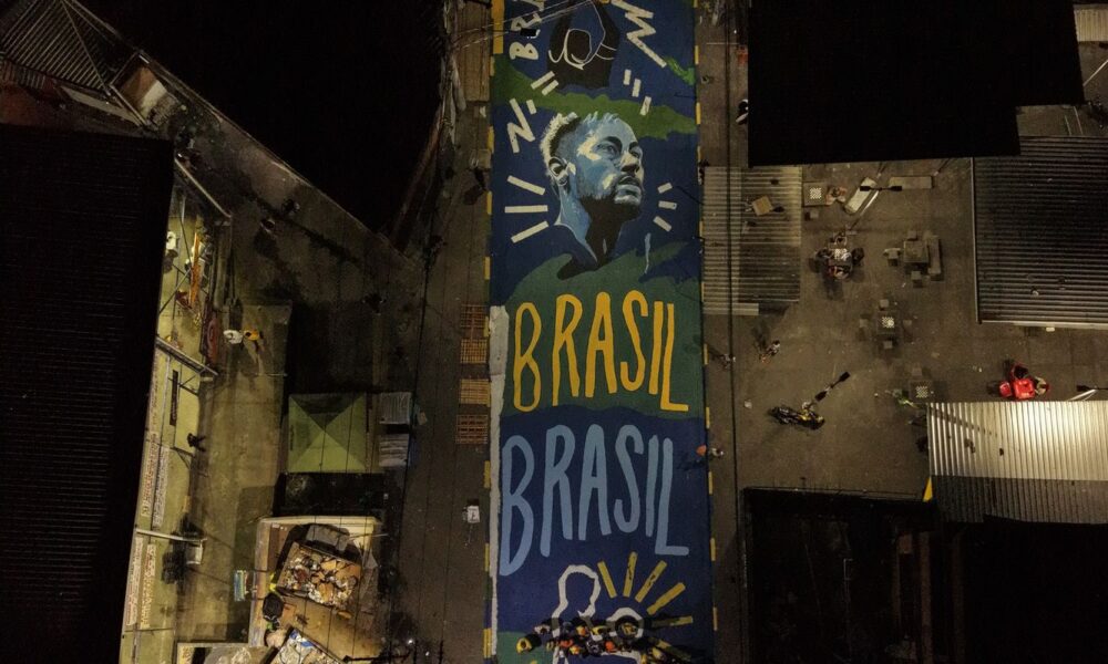pintura-ressignifica-rua-marcada-por-operacao-letal-no-rio-de-janeiro