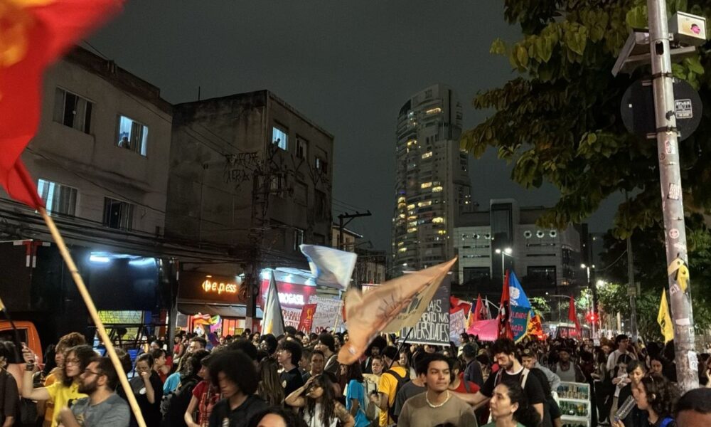 estudantes-protestam-contra-cortes-nas-universidades-de-sp