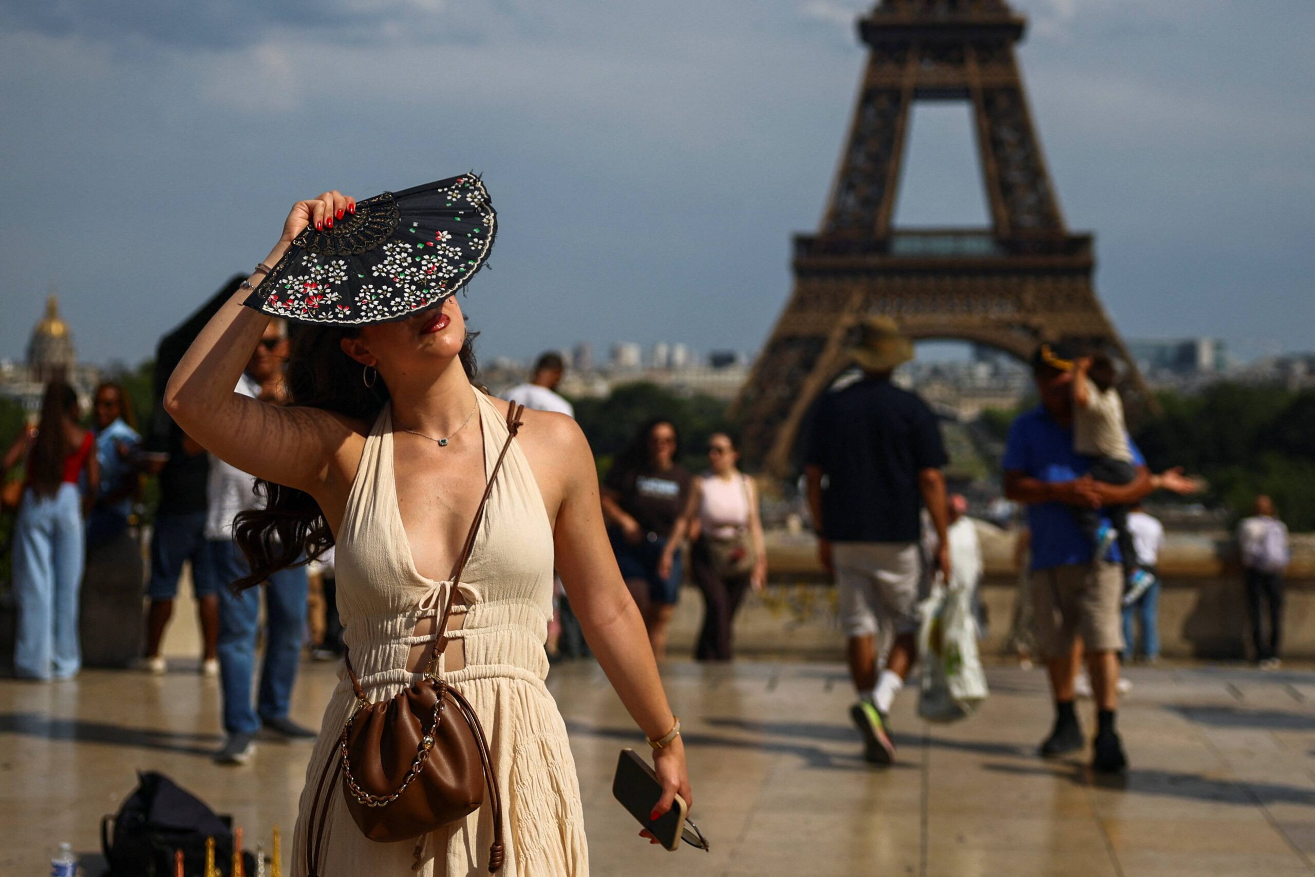 europa-sofre-com-onda-de-calor,-e-franca-restringe-consumo-de-alcool
