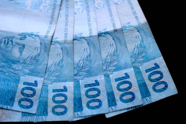 taxas-dos-dis-tem-baixas-firmes-apos-tesouro-cancelar-leilao-de-ntn-b