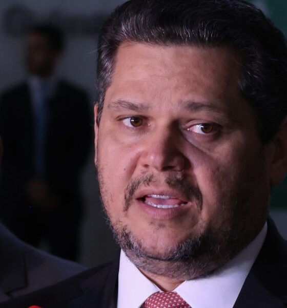 alcolumbre-mantem-pec-6×1-travada-em-semana-esvaziada-no-senado